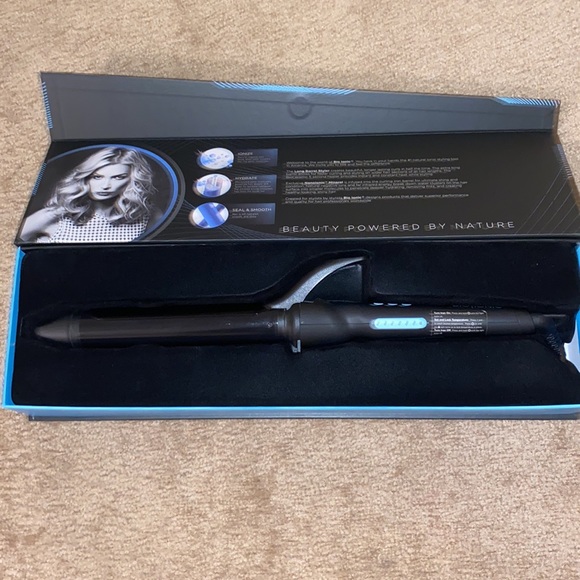 1.25” Bio Ionic Pro Curling Iron - Picture 1 of 4